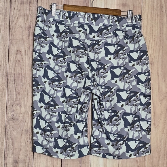 Grundens Fish Head Board Shorts 32 Gray Camo Men  Swim Trunk - Picture 4 of 7